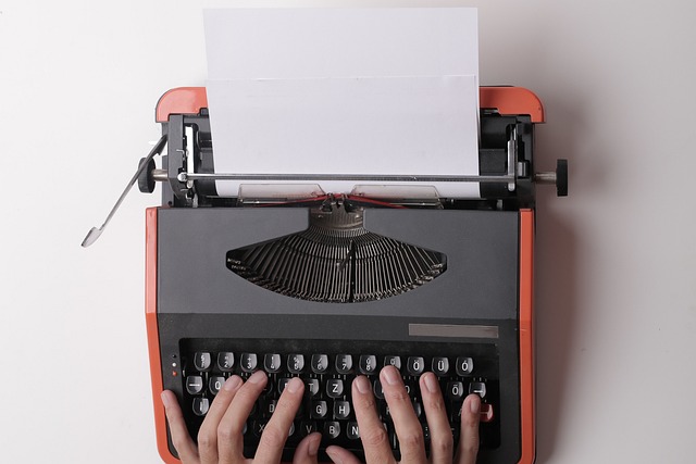 instructor delivering online copywriting session